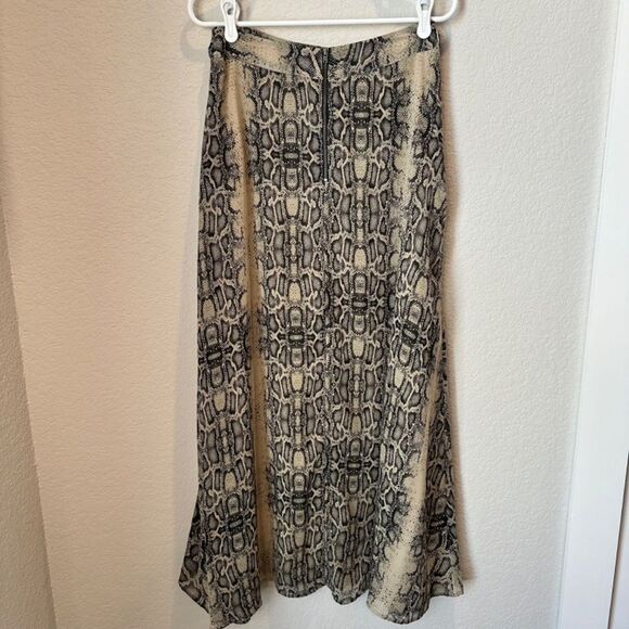 Jessica Simpson Tan & Black Reptile Print Flowy Boho Maxi Skirt - Size S - EUC - Picture 4 of 5